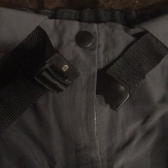 Westcomb ski pants Buckle broken but snap is good - Picture 3 of 3